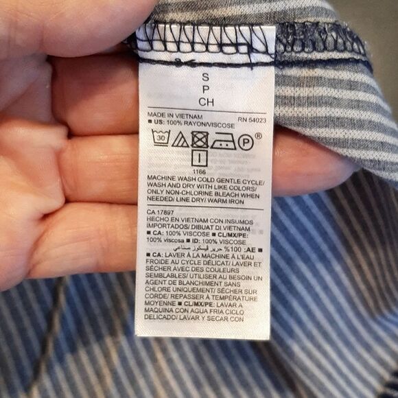 NWOT Od Navy Small Petite Blue Striped Blouse - Picture 6 of 6